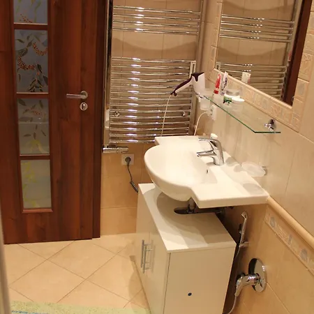 Jurincom Apartment *