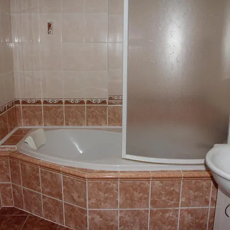 Jurincom Apartment